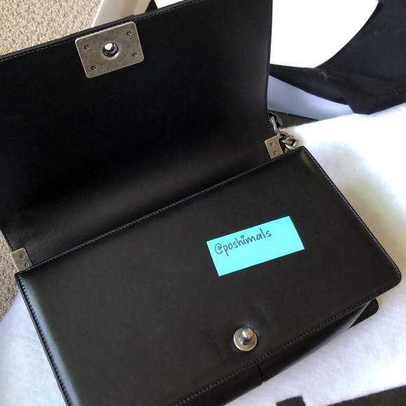 NWT [CHANEL] Black NEW MEDIUM Boy Bag in Lambskin - Picture 5 of 17